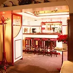Du Pre Hotel 3*