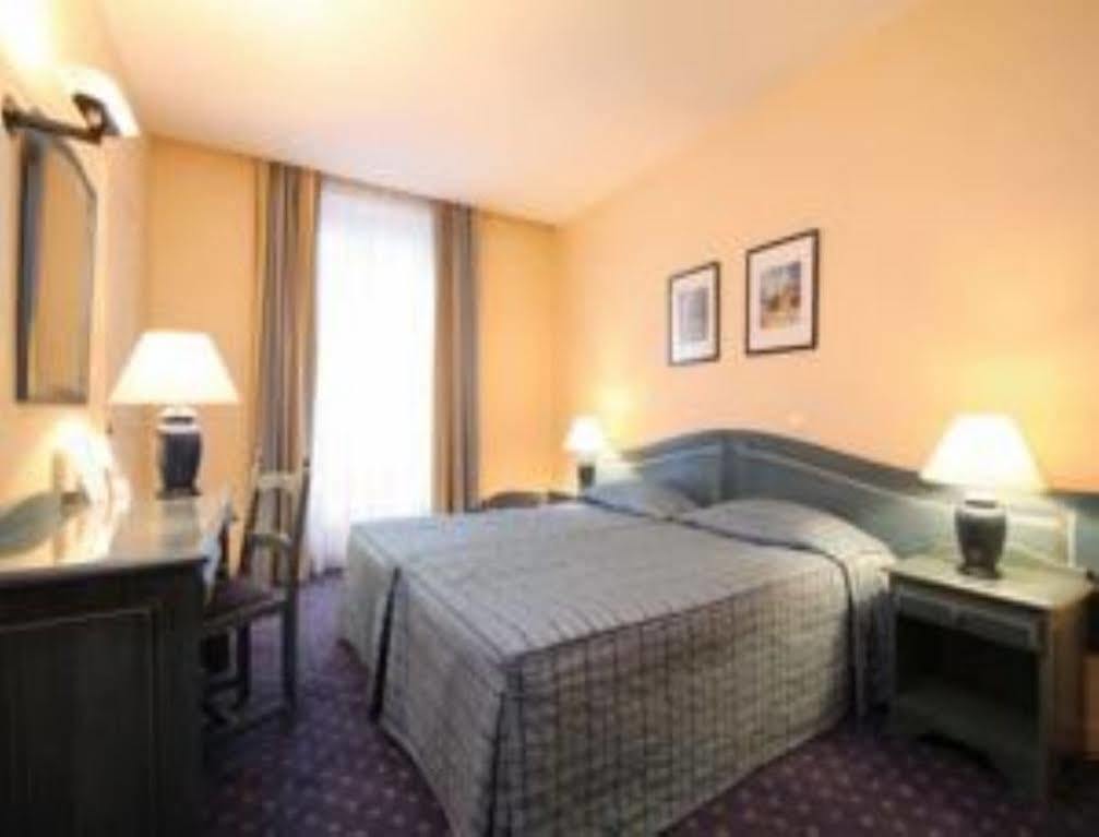 Hotel Du Pré Parigi